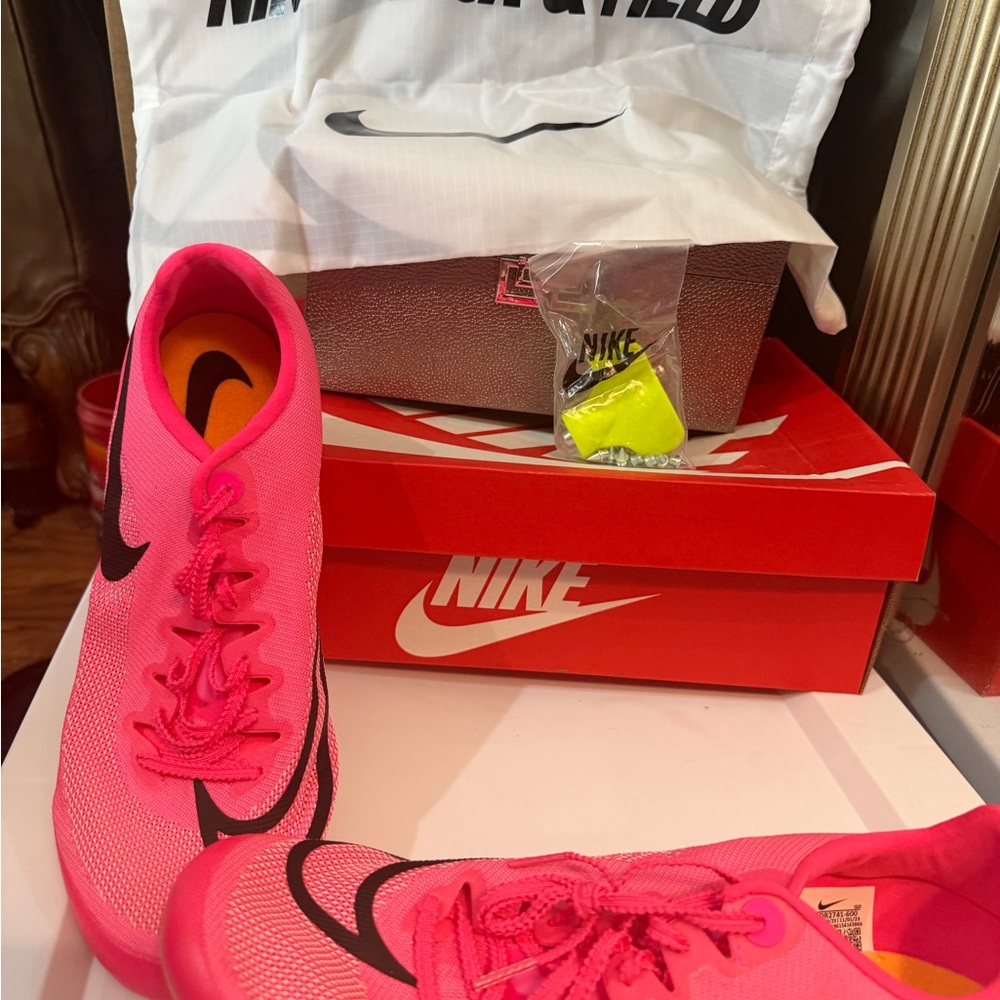 Nike Women's Bright Pink Athletic Shoes